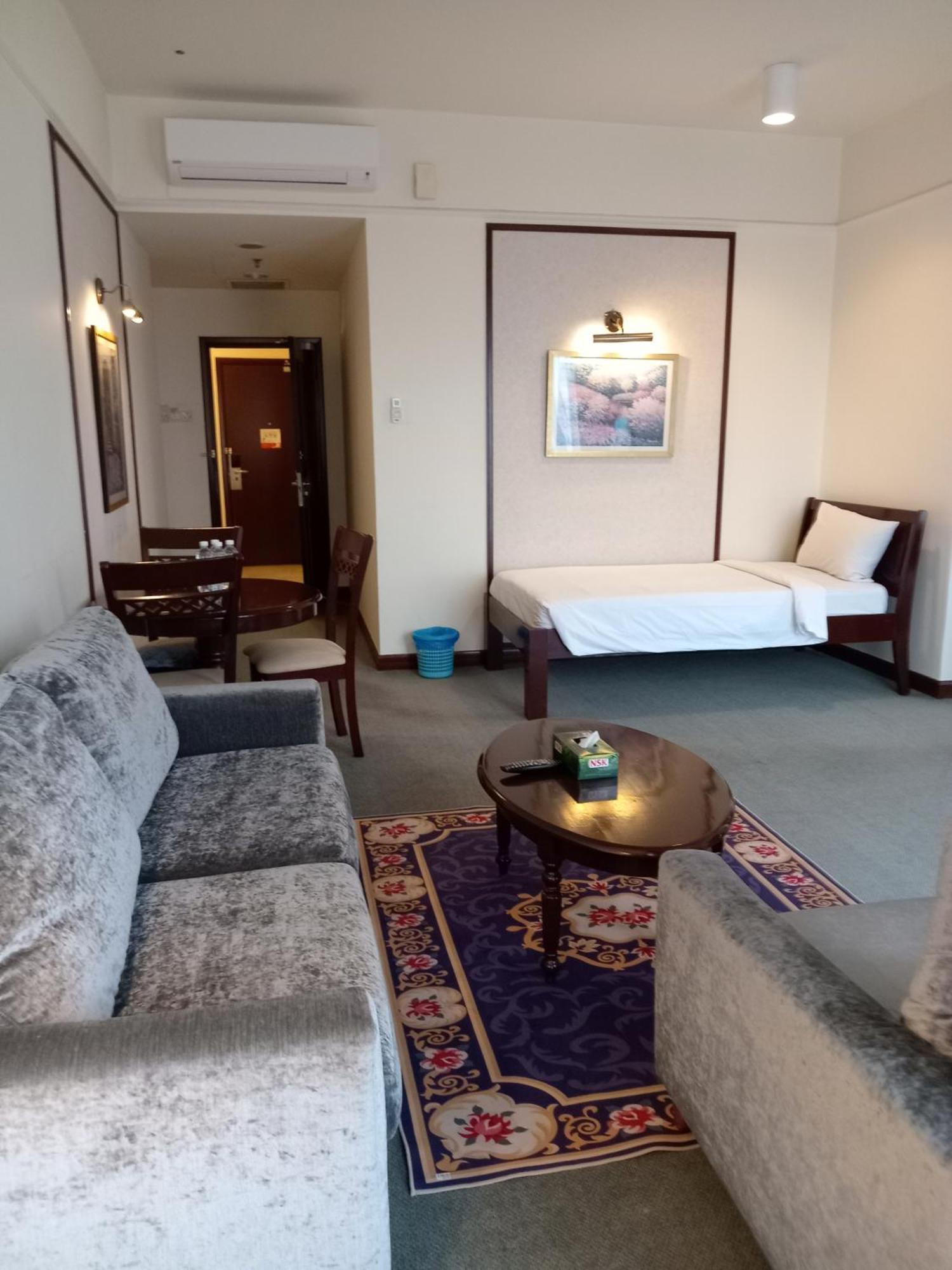 Apartemen Standard Times Square