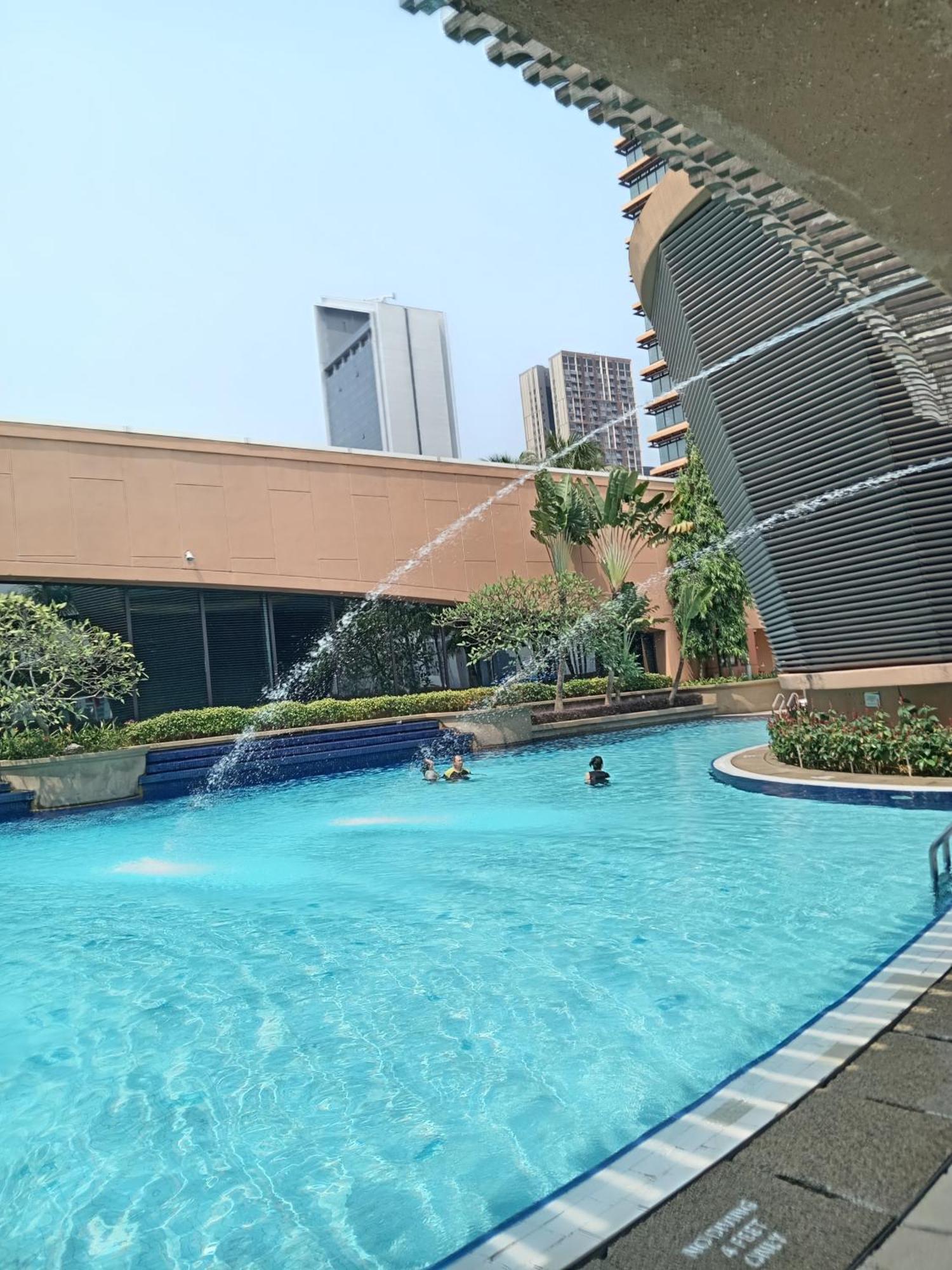 Standard Times Square Apartemen